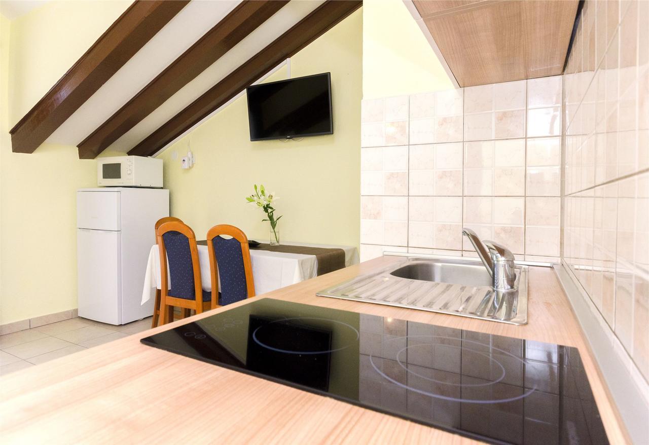 Apartments Toni Водице Экстерьер фото